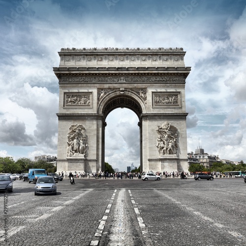 Triumphal Arch, Paris © Tupungato