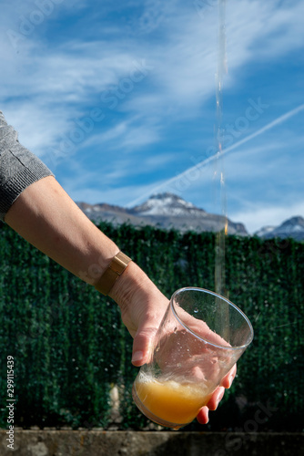 escanciar Sidra botella bebida vasca zumo de manzana photo