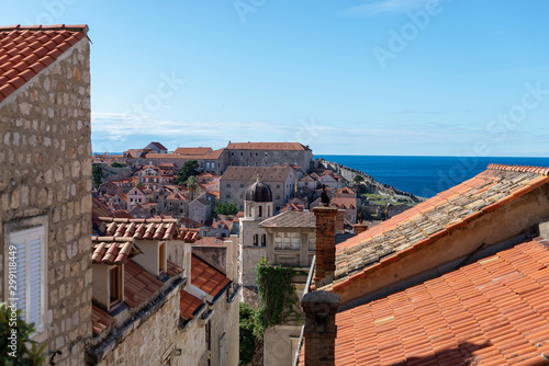 Rua da cidade medieval murada de Dubrovnik na Croácia onde foi King's Landing em Game of Thrones