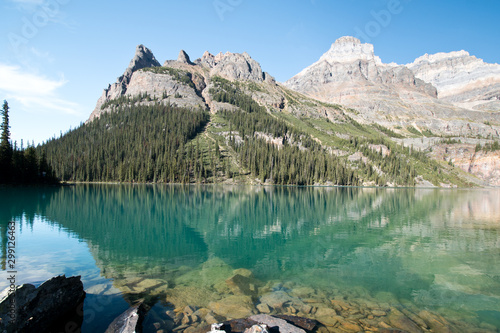 Fototapeta Naklejka Na Ścianę i Meble -  Beautiful lake O'hara in Yoho national park, Canada