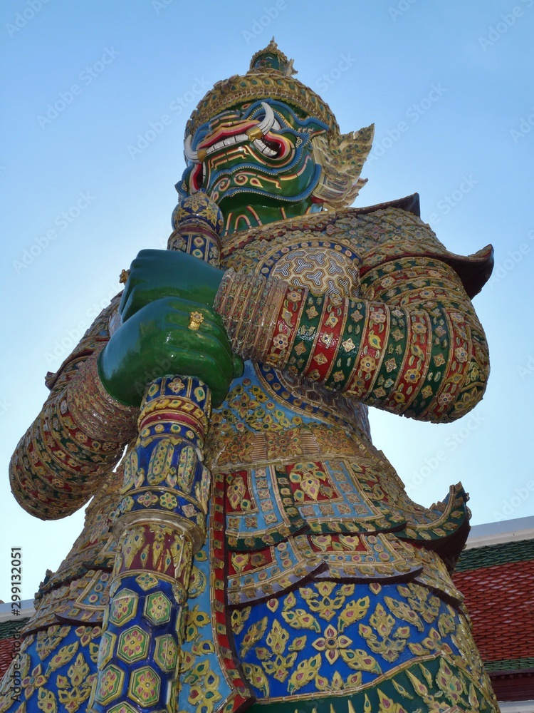 Fototapeta premium statue in bangkok thailand