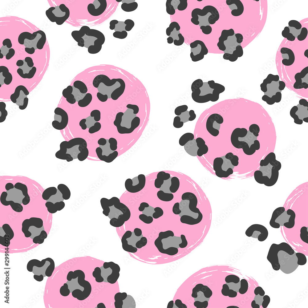 Fototapeta premium Seamless abstract leopard pattern. Fashion print, textile, fabric, design.