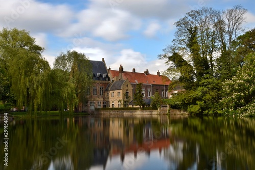 Houses in Bruges - Minnewater lake