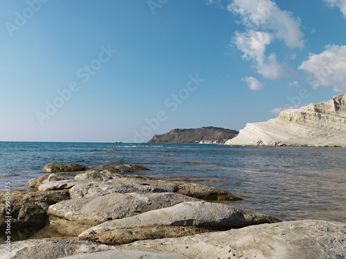 sea beach rocks © vincenzo