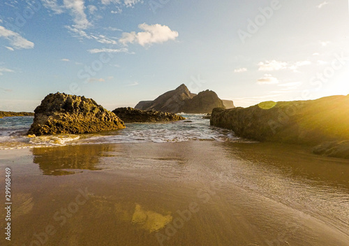 Praia do Porto Santo, texturas naturais, rochas, areia, mar, nuvens photo