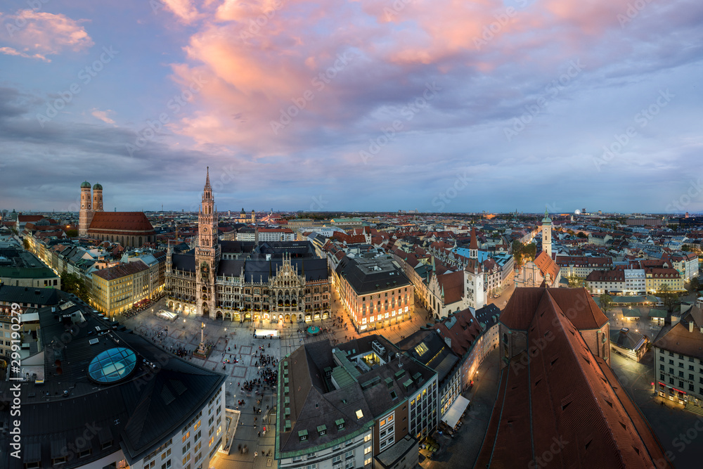 Ultrawide aerial panorama of Munich city centre - Marienplatz, Church of our Lady to Viktualienmarkt
