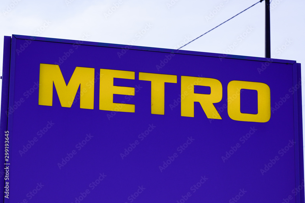 Metro Cash & Carry shop logo sign Store Stock Photo Adobe Stock