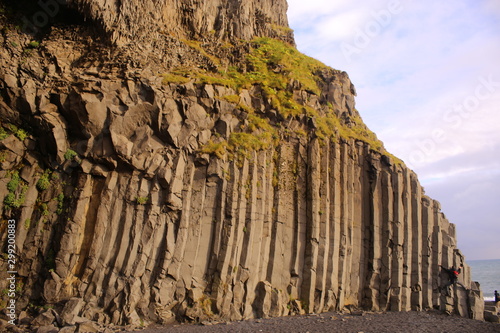 Textura de paredes rocosas de montañas en Islandia 