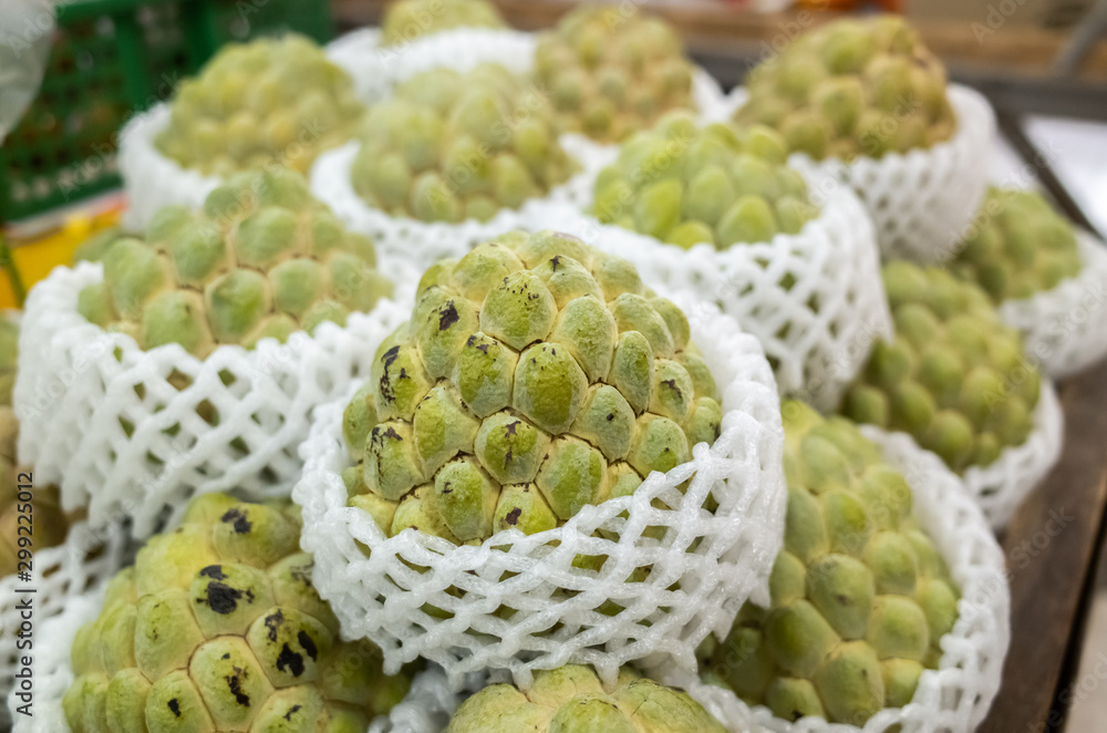 Fototapeta premium sugar apple at the traditional marketplace