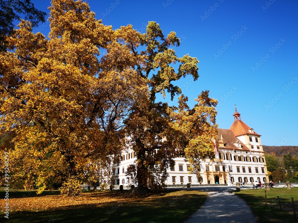Obraz premium Graz Schloss Eggenberg im Herbst