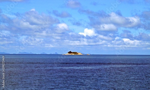 Isla tailandesa en el golfo de Siam, Tailandia. photo