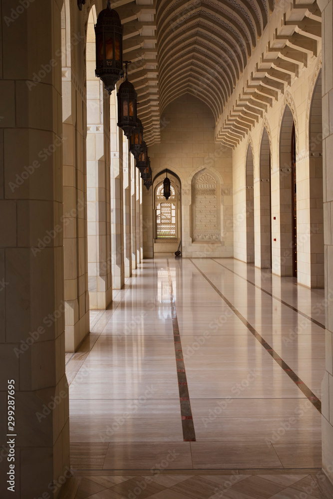 Archway in Sultan Qaboos Grand Mosque, Muscat Oman Archway in Sultan Qaboos Grand Mosque, Muscat Oman