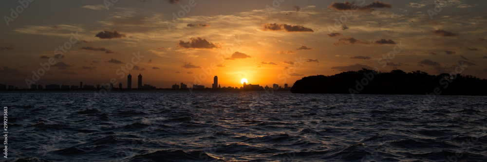 Naklejka premium Panorama of sunrise over Miami Beach in Florida, USA
