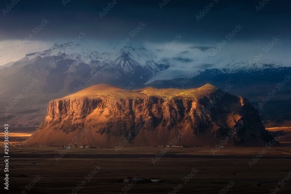 Fototapeta premium Vík Iceland Mountain