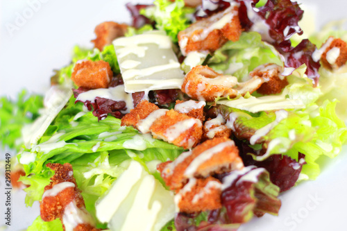 Tableau sur toile Ensalada pollo cesar