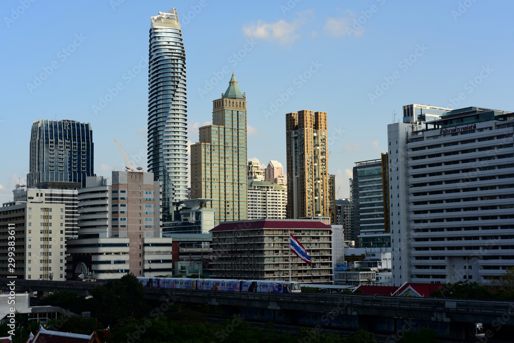 Obraz premium Modern office buildings in city