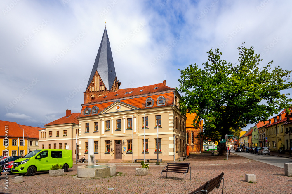 Nikolaikirche und Rathaus, Röbel an der Müritz, Deutschland 