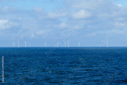 Offshore Windpark, Windräder zuer Energiegewinnung in der Nordsee