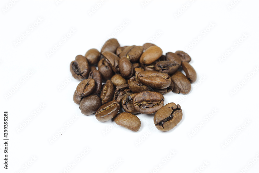 Naklejka premium coffee beans on white background