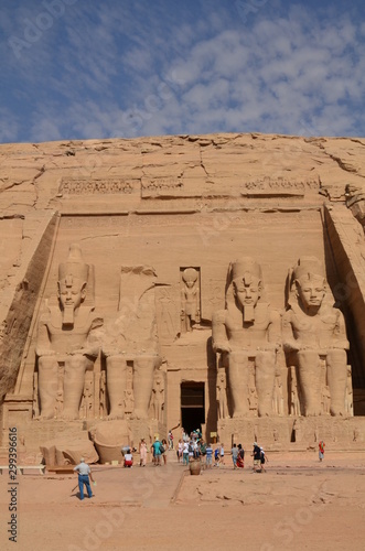 GRAND TEMPLE ABOU SIMBEL COLOSSES DE RAMSES II EGYPTE