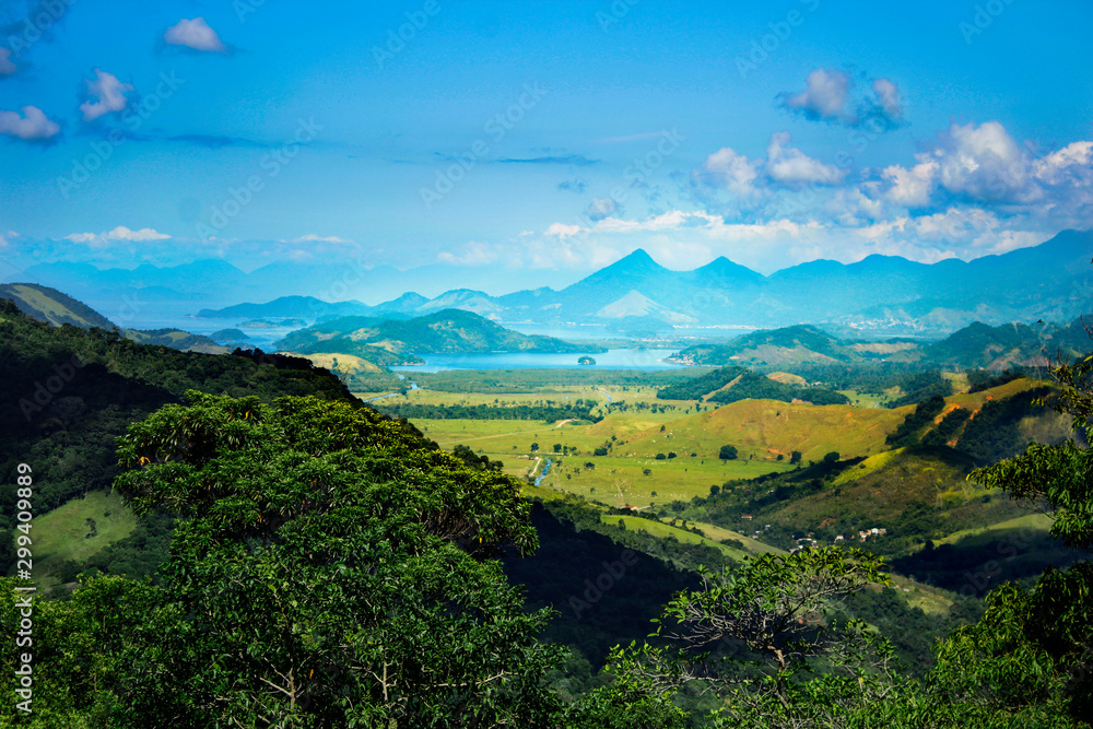 Fototapeta premium view of mountains