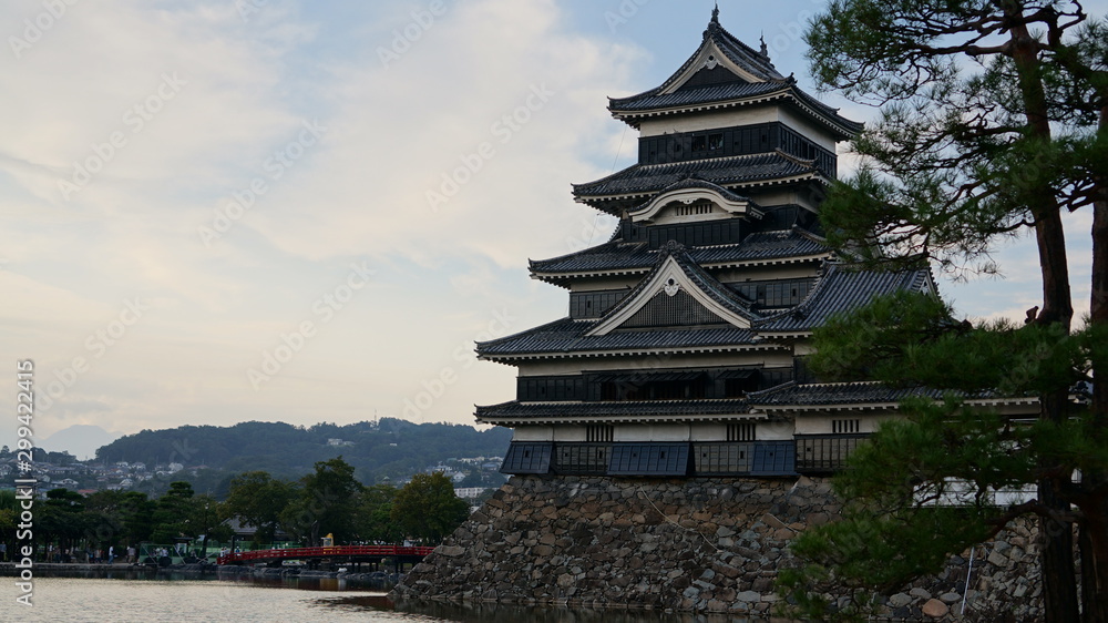 Fototapeta premium Black castle in Matsumoto, Nagano prefecture, Japan.