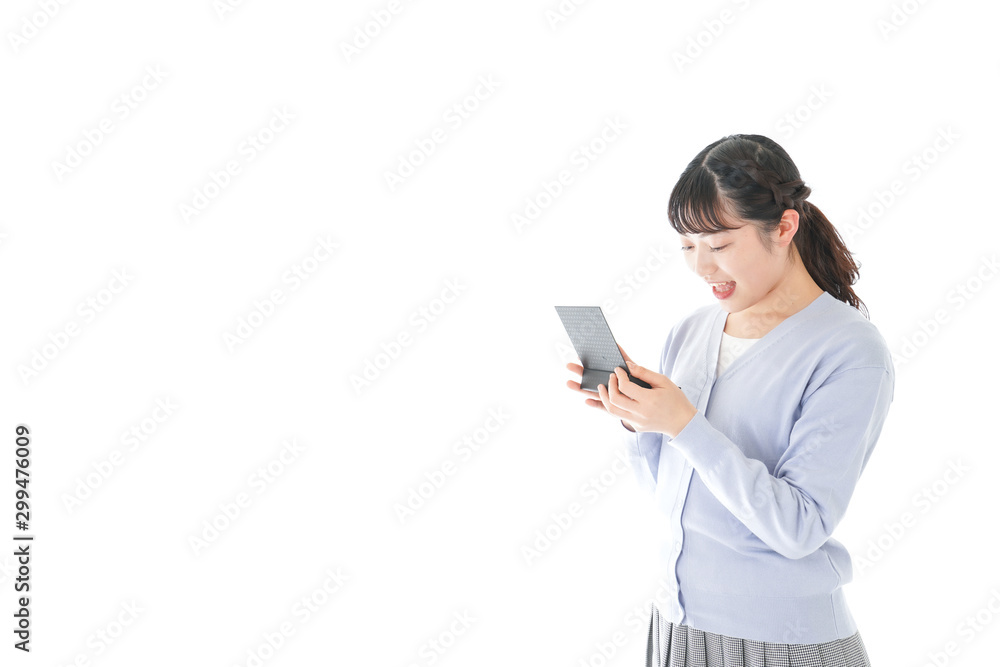 プレゼントを渡す若い女性 プレゼントを渡す若い女性