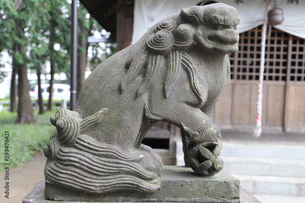 久伊豆神社の狛犬像