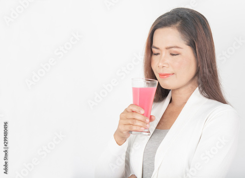women and  beauty drinks and health