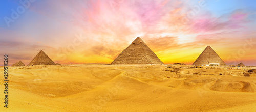 Bright colours of Giza dese...