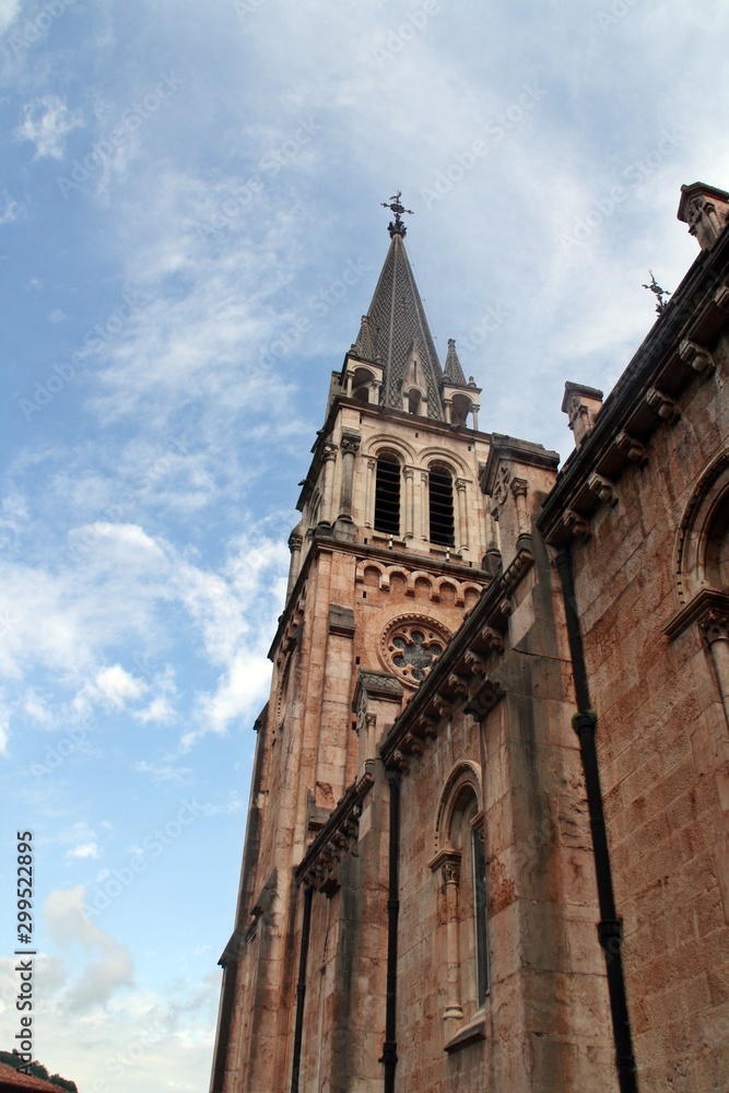 Basílica de Santa María la Real de Covadonga, Asturias, España..