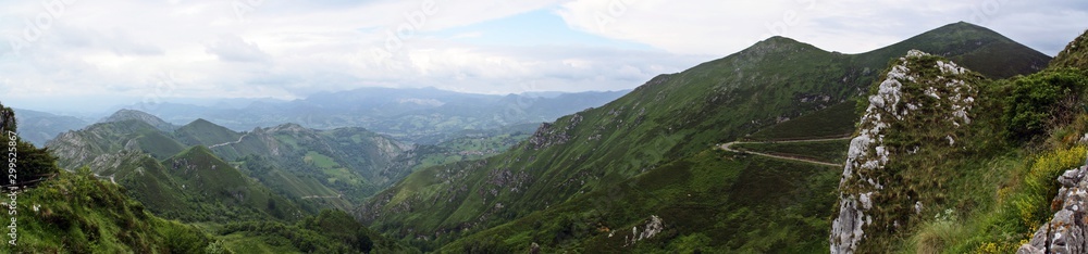Picos de Europa en Covadonga, Asturias, España.