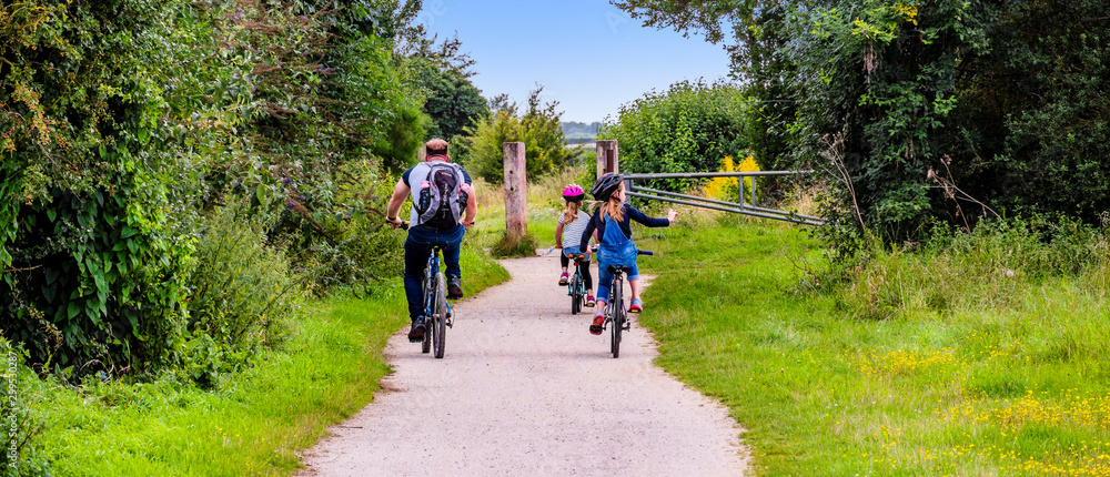cycle track the greenway stratford upon avon warwickshire england