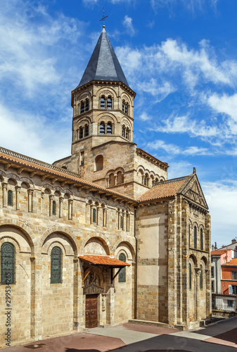 Basilica of Notre-Dame du Port  Clermont-Ferrand  France