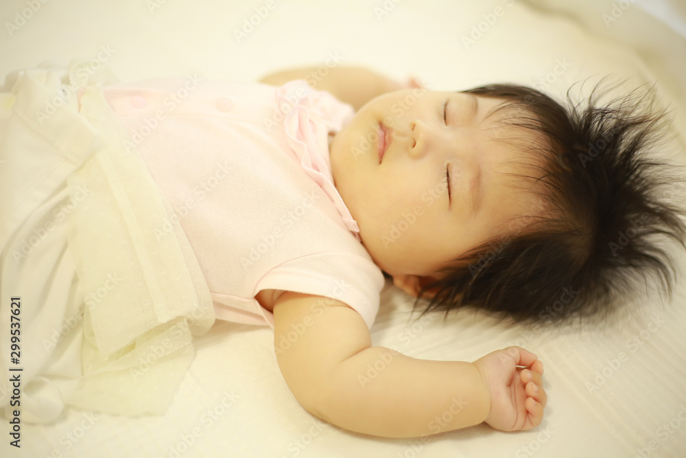 眠る赤ちゃん 眠る赤ちゃん