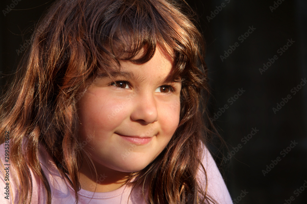 Portrait glückliches türkisches Mädchen Portrait glückliches türkisches Mädchen