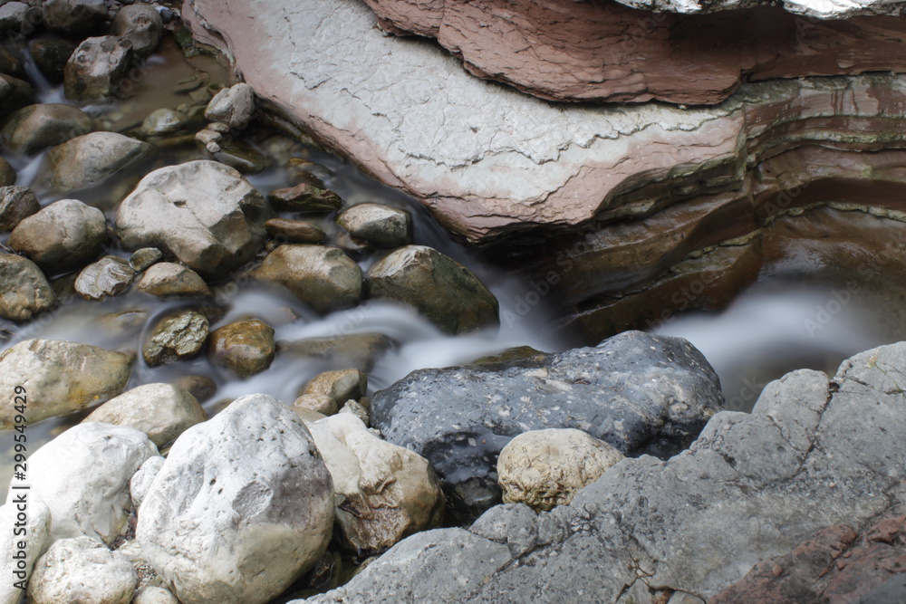 Water flowing through the rocks by Brent de l'art (water,nature,travel,hiking,stream,rock,stone,flowing,acqua,natura,viaggio,escursione,roccia,pietra,corretne)