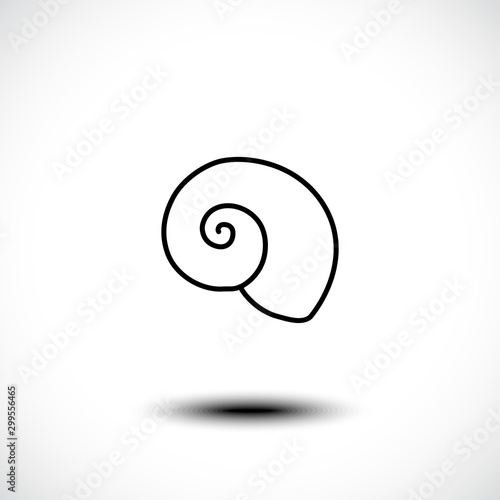Sea shell line art icon iso...