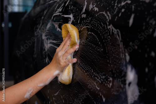 Fényképezés Wash the car.