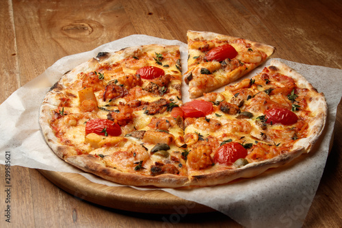 tomatoes in pizza, Italian food, pizzeria, presentation and serving, menu, beautifully decorated dish, delicious food, pizza, delicious and hot pizza, greens, pizza wooden board