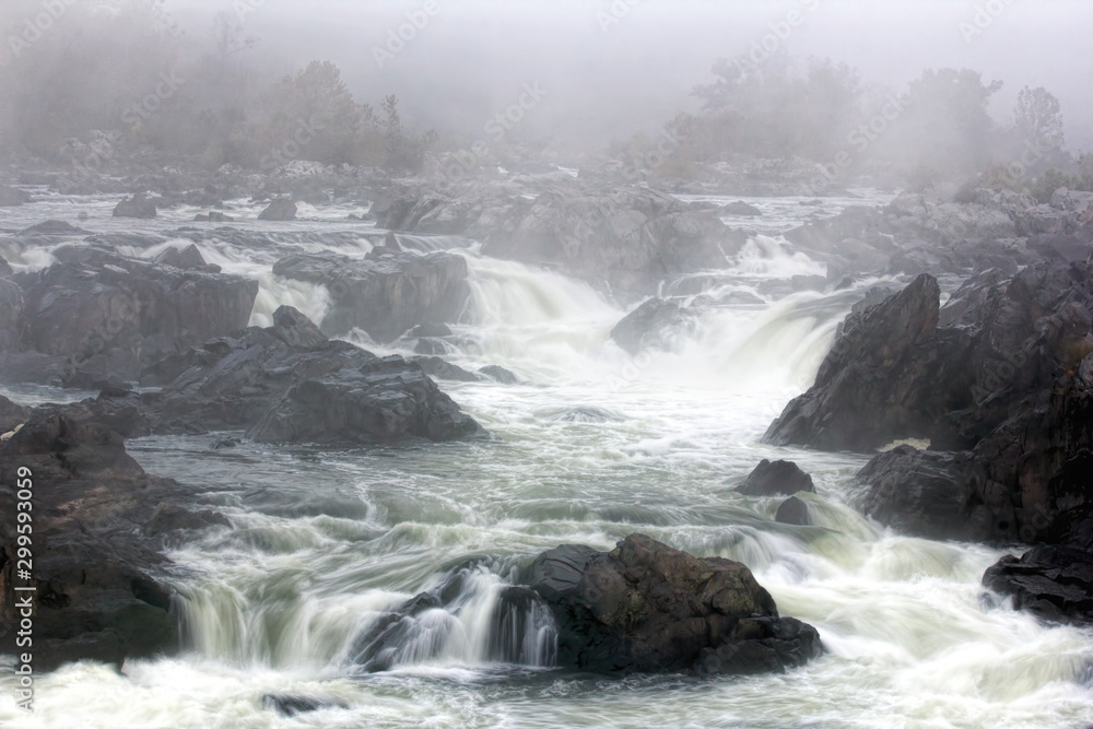 Fototapeta premium Foggy Great Falls