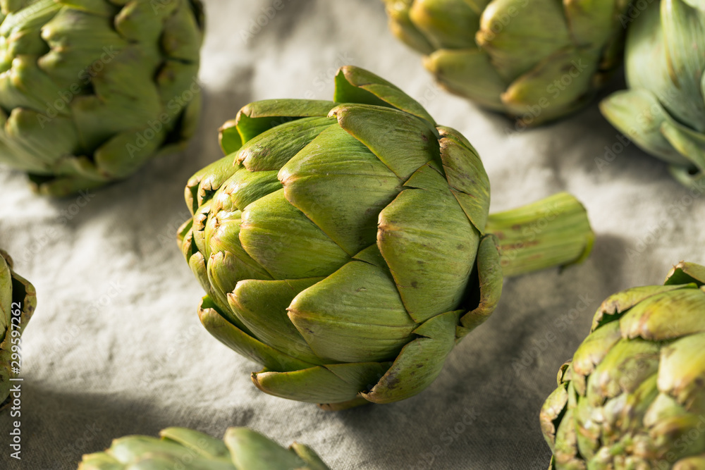 Fototapeta premium Raw Green Organic Artichokes