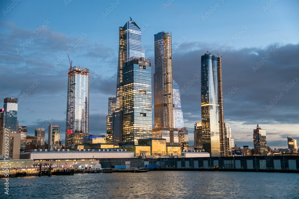 Obraz premium Hudson Yard building complex at sunset from Hudson River, New York City