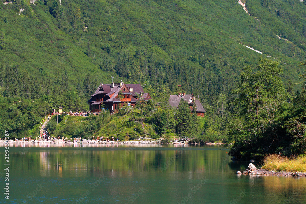 Obraz na płótnie Mountain shalet by the lake, Morskie Oko, Tatra Mountains, Poland w salonie