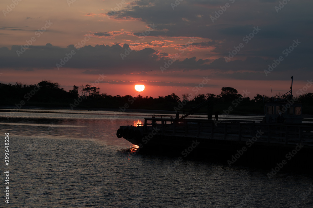 Naklejka premium Sunrise in the morning overfishing dock