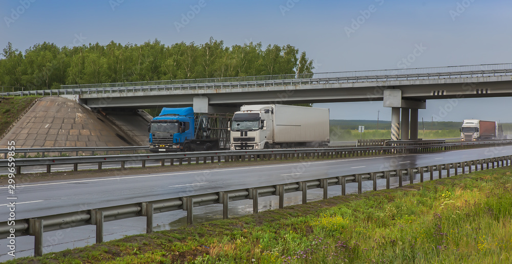  trucks goes on the highway