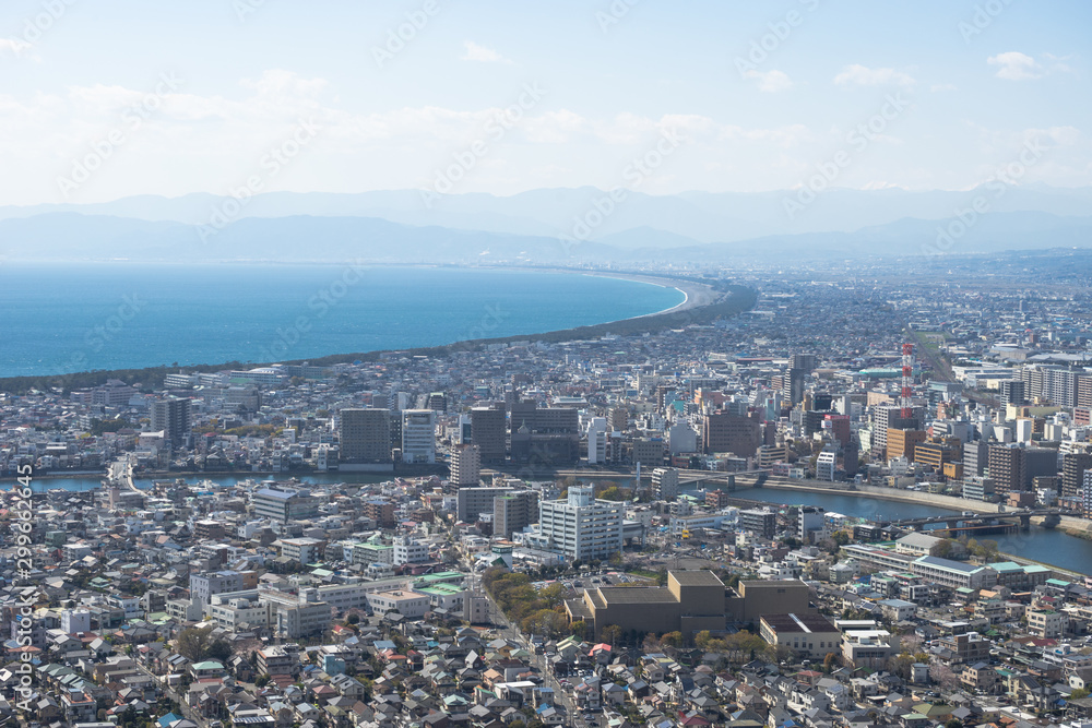 Fototapeta premium 沼津市街地と駿河湾の風景