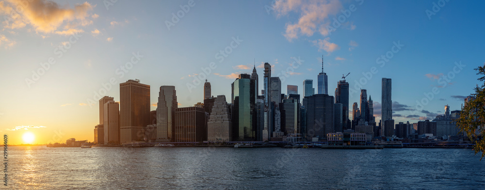New York City, Manhattan skyline from Brooklyn Bridge park