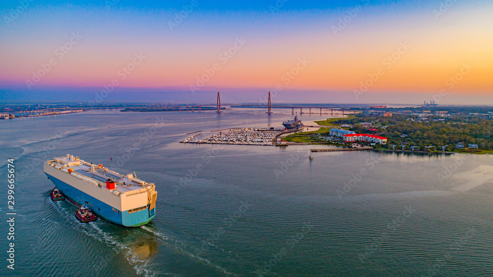 Fototapeta premium Charleston, South Carolina, USA Sunrise Aerial