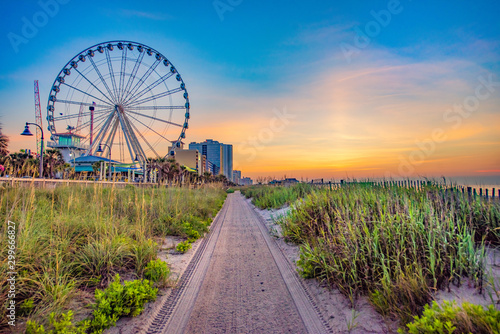 Fotografija SkyWheel in Myrtle Beach, South Carolina, USA at Sunrise